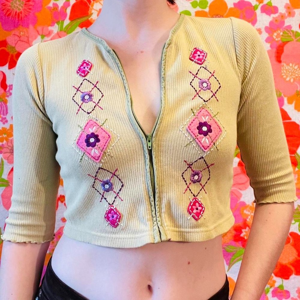 Vintage y2k light pistachio green and pink argyle long sleeve baby tee sweater